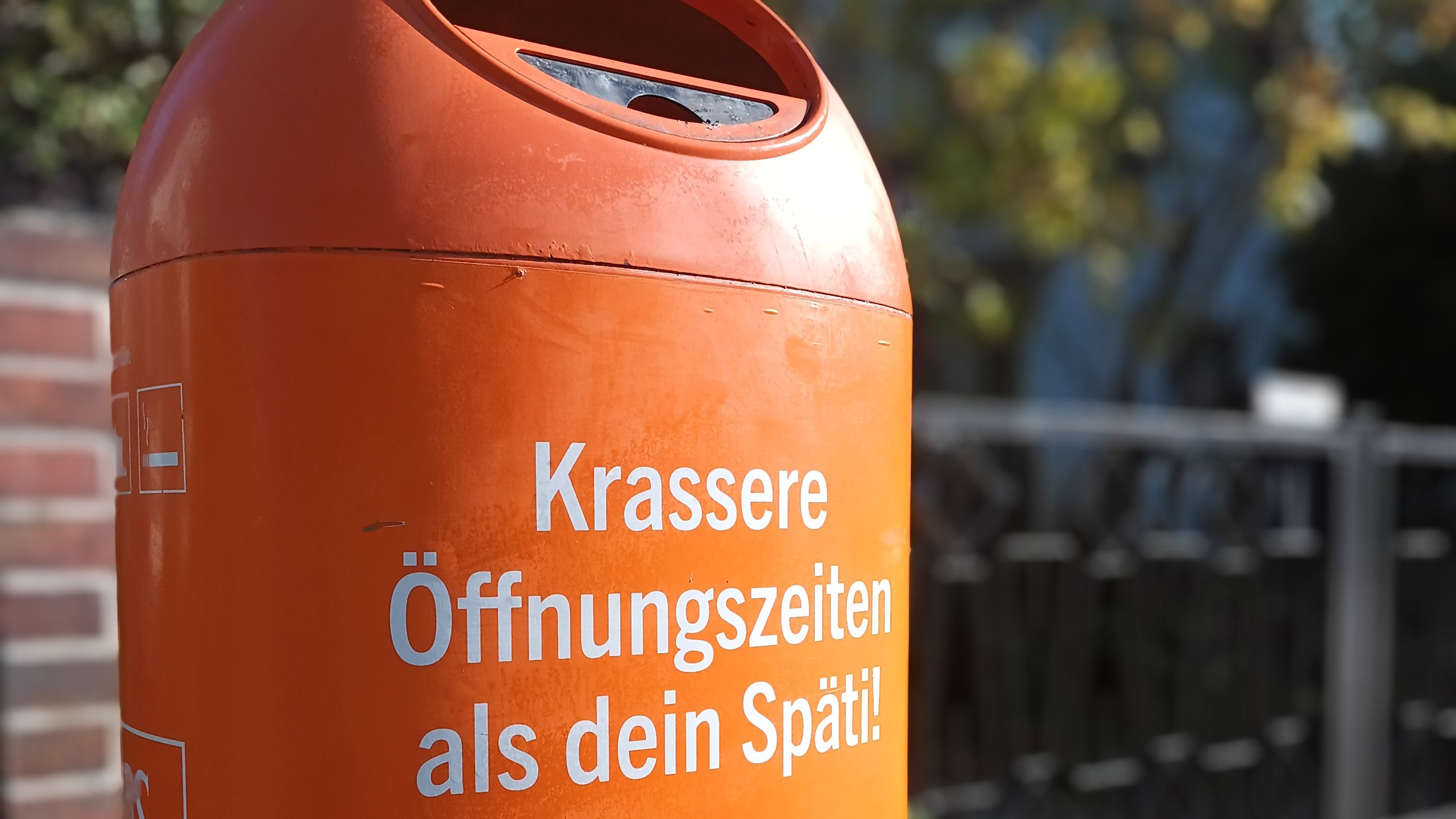 Abfallbehlter Ecke Genovevastrae / Dumlingsweg einrichten